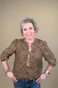 3/4 Sleeve Leopard Printed Top w/Zipper