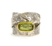 green tourmaline split band ring | Rings | Margaret Ellis Jewelry