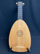 1991 Chris Allen & Sabina Kormylo Italian Renaissance lute, 7 courses/13 strings (used)