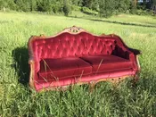 Burgundy Lovebird Settee — The Attic