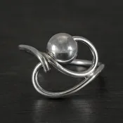 Asymmetrical Bead Ring R107