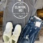 Clinton, MO Graphic Tee | Primitive Olde Crow