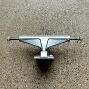 VENTURE POLISHED TRUCKS