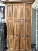 Armoire two doors with hinges