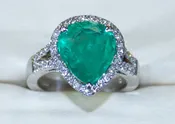 Green Emerald Diamond Ring