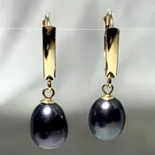 14k Gold Black Oval Freshwater Pearl Earrings - Timeless Elegance — Reynolds Jewelers