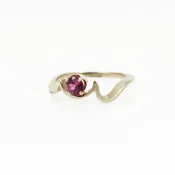 14K White Gold and Pink Sapphire Scalloped Ring