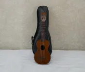 Martin SOPRANO UKE w/ Blk FRICTION PEGS