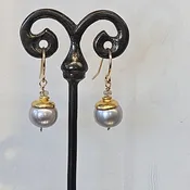 Single Pearl earrings