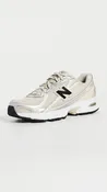 740 Sneakers