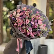 Eternal Bouquet - Buzzy Bee
