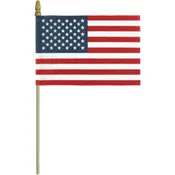 U.S. Flag on Staff – Unhemmed “No-Fray”