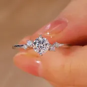 1 Carat Moissanite Ring — 925 Sterling Silver | Le'Var