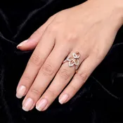 18K Gold Ring Bejewelled with EVVS Diamonds