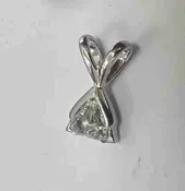 14 Karat white gold Pendent with diamond