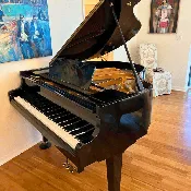Beautiful Ebony Kohler &amp;amp; Campbell Baby Grand Piano 4’7