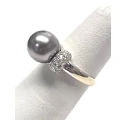 14 kt WHITE GOLD BLACK TAHITIAN PEARL AND DIAMOND RING