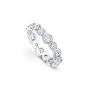Alternating Round Bezel Diamond Band