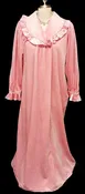 *VINTAGE GILLIGAN O'MALLEY DRESSING GOWN LOUNGER ROBE ADORNED WITH SATINY PLEATS & A FABRIC ROSE
