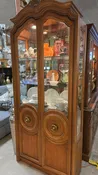 2 DOOR GOLD KNOBS CURIO CABINET