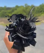ALLERGY-FRIENDLY BLACK CORSAGE