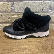 ALL BLACK Furry Sneak 2 Black