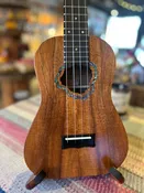 Kauaʻi Soundhole Concert Ukulele – Solid Koa, Low G