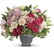 Teleflora's Grand Beauty Bouquet