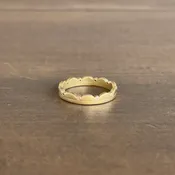18k Gold Diamond Side Scallop Band