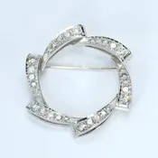 14k White Gold Brooch with VVS2/F Diamonds in Wave Pattern