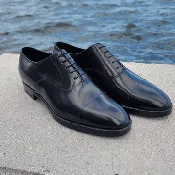 Classic Polished Black Oxford with Toe Cap by Bonafè