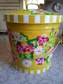 10 Gallon Golden Ochre Wash, Burgundy Pansies, Daisies, Greenery
