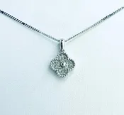 14k 0.15cttw White gold Diamond clover pendant