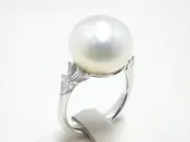 AKOYA PEARL WITH BAGUETTE DIAMOND RING IN 18 KARAT WHITE GOLD