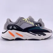 Adidas 700 "Waverunner" 2017 Used Size 7.5