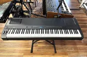 Yamaha P200 Digital Piano