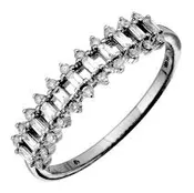 14K gold baguette and round diamond ring