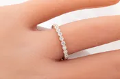 18k 0.22 CTW Bezel Milgrain Diamond Wedding Band