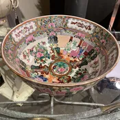 10"D x 5"H Rose Famille Medallion Bowl