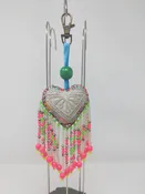 SMALL HEART WITH FRINGE PINK/GREEN