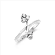18K white gold Two flower design diamond ring