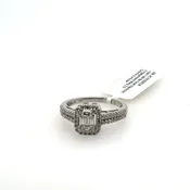 10KT White Gold Diamond Engagement Ring 3.3 Grams 0.40ctw