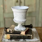 Amorial Vase | Cream | 9"