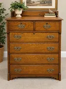 ANTIQUE SOLID OAK CHEST OF DRAWERS
