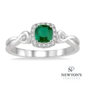 10kt White Gold Cushion Cut Emerald Fashion Ring