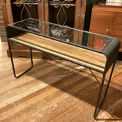 (1/2) Curved Top Entry/Display Table