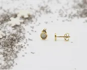 4.0mm Mother of Pearl 18kt Yellow Gold Stud